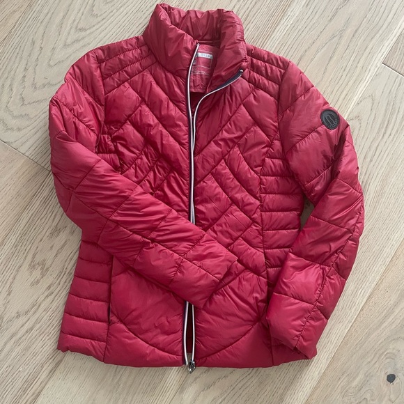 Lightweight puffer jacket. Girls 10-12 - Picture 3 of 4